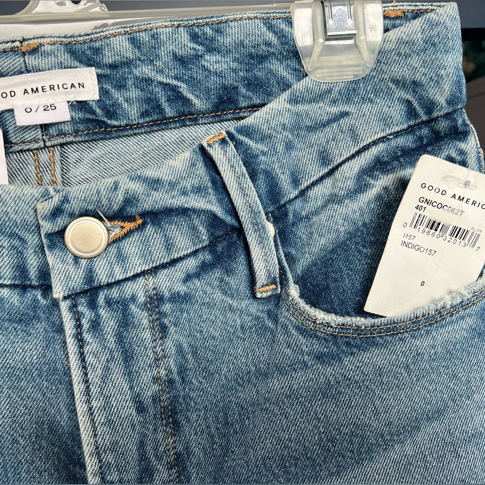 Good American Good Icon Crop Jeans - Picture 7 of 11